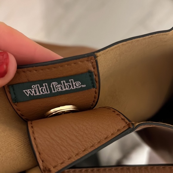 Oversized Camel Purse - Picture 4 of 6